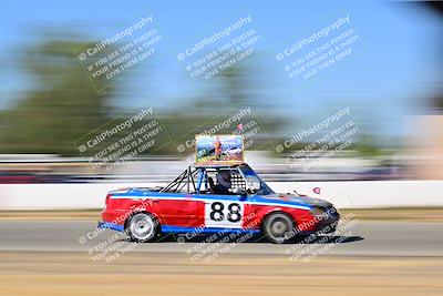 media/Sep-29-2024-24 Hours of Lemons (Sun) [[6a7c256ce3]]/StartFinish (245p-330p)/